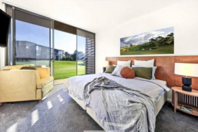Moonah Links Apartment 45 Lovely 1 bedroom holiday home with heated pool
